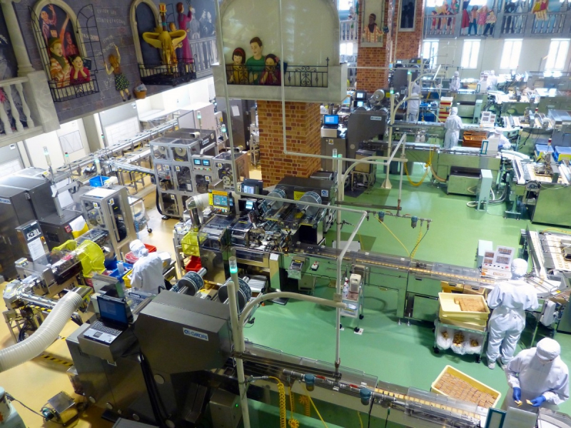 patisserie-GRASSE-min_japan_sapporo_chocolate_factory_label_packaging_cookie_machine_operators-961509